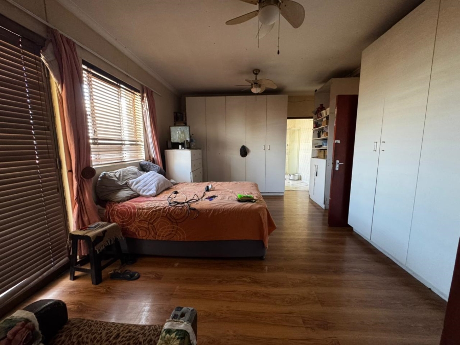 6 Bedroom Property for Sale in Tuscany Glen Western Cape